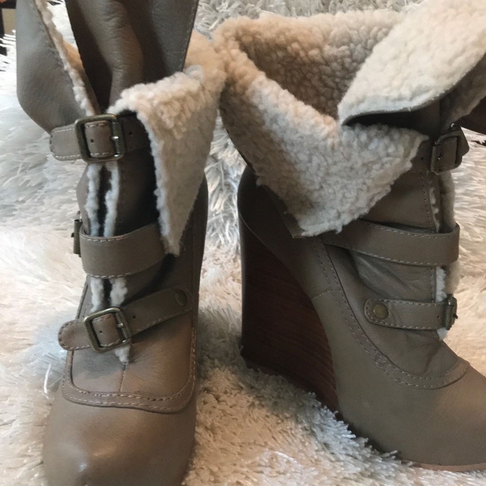 Betsy Johnson Wedges